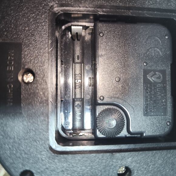 SANDS OF TIME 8" ACRYLIC LUCITE SEA SHELLS BEACH TIME WALL CLOCK BATTERY - Picture 6 of 8